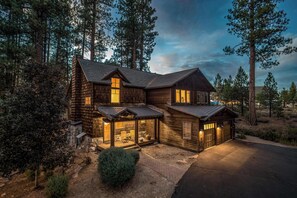 Exterior - The Cottages ~ Ski Shuttle, Ski Valet ~ 2-Bedroom (Truckee)