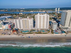 Exterior - ☀️Ocean Front Condo with Expansive Views-Daytona Ocean Walk Resort 1707☀️ (Daytona Beach)