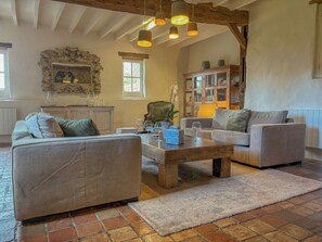 Living area - La Maison des Souvenirs - 10 min from Honfleur - 8 people (Manneville-la-Raoult)
