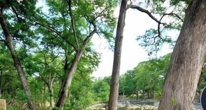 The State Haus in Gruene! Walk to Gruene Hall, tube and shop!