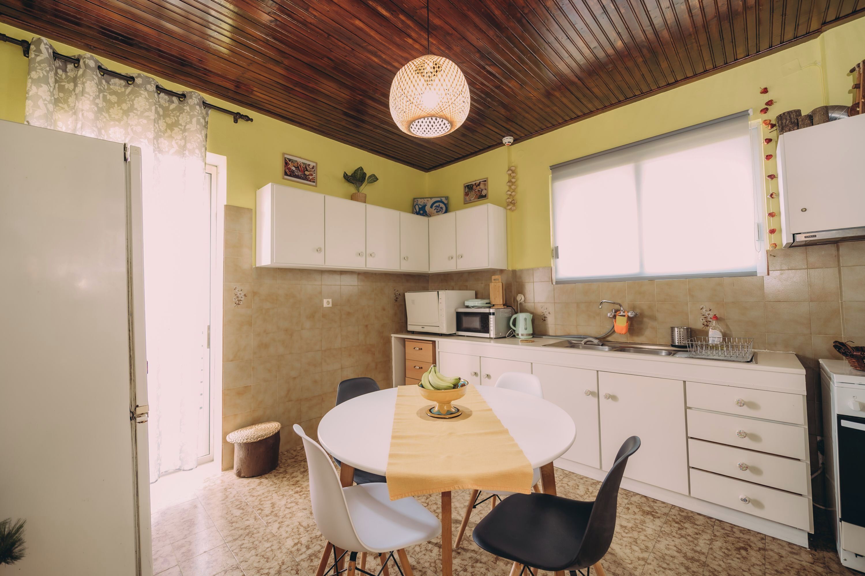 Family House, Multiple Bedrooms, 2 Bathrooms (Captain's Spacious House Near The) | Private kitchen | Fridge, microwave, oven, stovetop