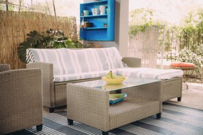 Property grounds - Captain's Spacious House Near The Beach (Pyrgos)