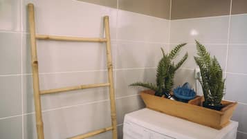 Nhà dành cho gia đình, nhiều phòng ngủ, 2 phòng tắm (Captain's Spacious House Near The) | Nội thất