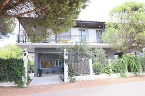 Exterior - Captain's Spacious House Near The Beach (Pyrgos)