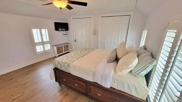 4 bedrooms, WiFi, bed sheets