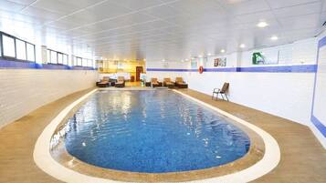 Sauna, hot tub, steam room, hot stone massages, sports massages