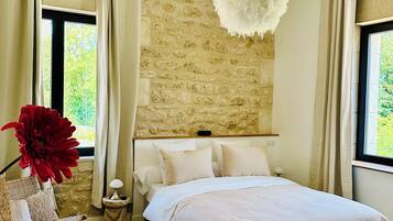 5 slaapkamers, een strijkplank/strijkijzer, wifi, beddengoed