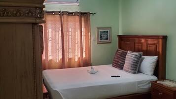 Apartment, Kitchen, Courtyard View | 2 bedrooms, iron/ironing board, free WiFi
