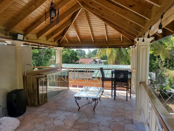 Terrace/patio - Serenity Oasis Apartment (Spanish Town)