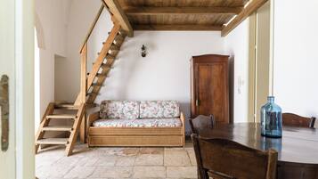 Family Villa, Pool View | 3 bedrooms, free cots/infant beds, free WiFi, bed sheets
