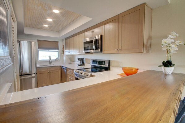 Condo, 2 Bedrooms | Private kitchen