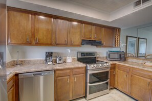 Condo, 2 quartos | Cozinha privada