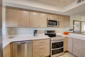 Condo, 2 quartos | Cozinha privada