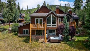 Nhà liên kế, 4 phòng ngủ | Bồn tắm spa ngoài trời