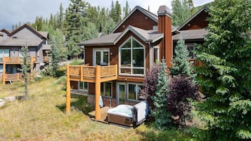 Nhà liên kế, 4 phòng ngủ | Ngoại thất