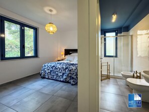 5 bedrooms, iron/ironing board, travel cot, free WiFi - [pietragrande] Seaside Paradise Haven (Calalunga-pietragrande)