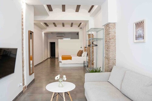 Loft in El Botànic, steps from Valencia’s old town