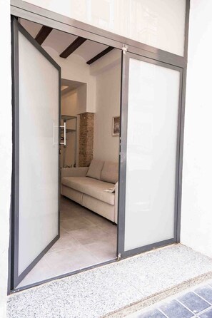 Imagen sin descripción, 2 de 24, botón