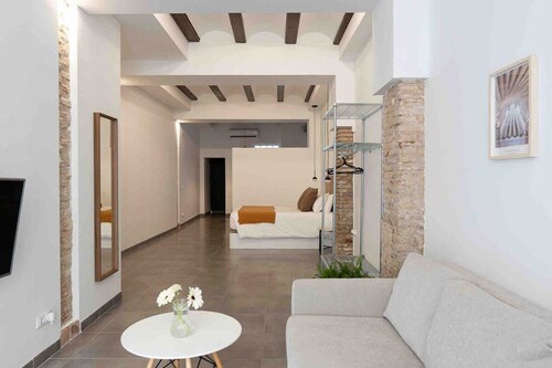 Loft in El Botànic, steps from Valencia’s old town