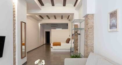 Loft in El Botànic, steps from Valencia’s old town