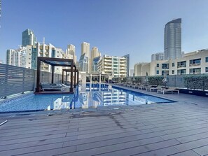 حمام سباحة