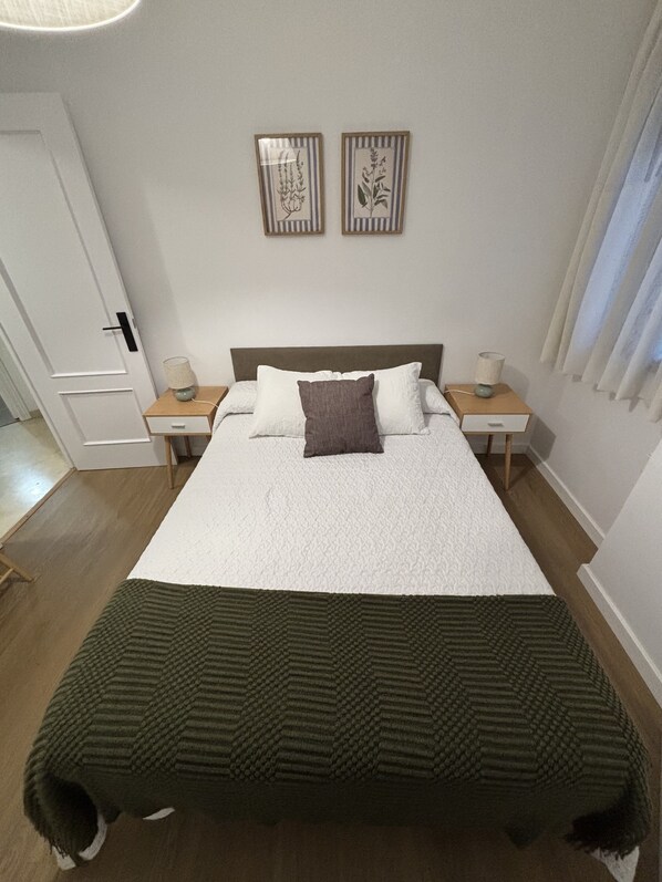 3 chambres, bureau, fer et planche à repasser, Wi-Fi gratuit