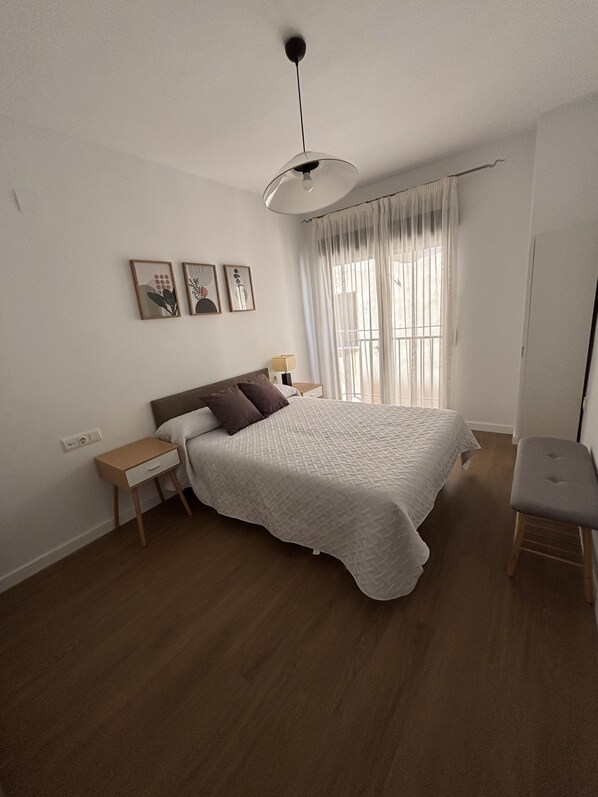 2 bedrooms, desk, iron/ironing board, free WiFi