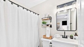 Hårføner og håndklær