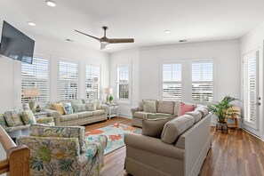 Living area - Oasis Vacations, Sweet Tater, Pool, Elevator, Putting Green, Marsh Views (Ocean Isle Beach)