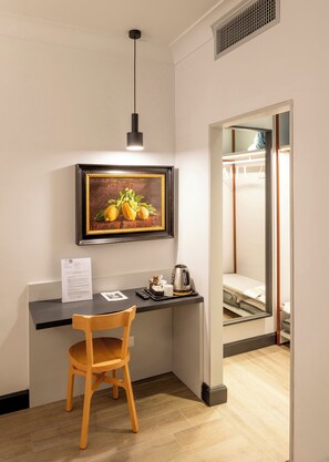 Classic Room, City View | Laptop workspace, free WiFi