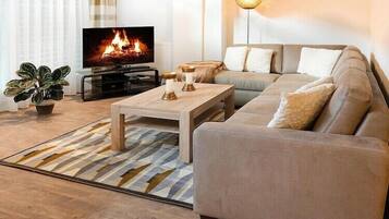 Smart TV, lareira, DVD player, aparelho de som