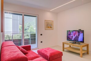 Télévision à écran plat de 21 pouces avec chaînes par câble