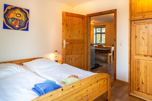 3 bedrooms, travel crib, free WiFi