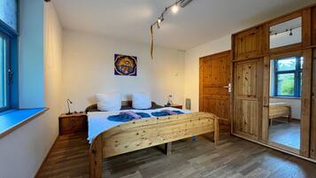 3 Schlafzimmer, Reisekinderbett, kostenloses WLAN