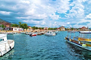 Marina - Tranquil Couple Retreat in Starigrad (Starigrad Paklenica)