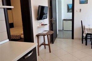 1 bedroom, iron/ironing board, Internet
