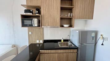 Condo, 1 Bedroom, Balcony, Sea View | Private kitchen | Fridge, microwave, stovetop, cookware/dishes/utensils