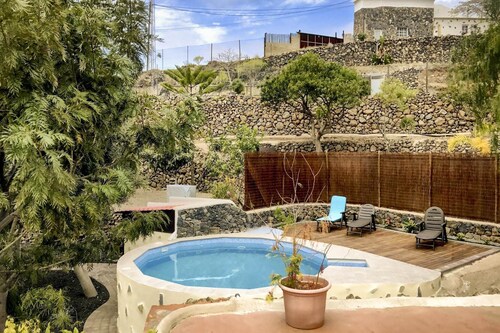 Tenerife Coastal Vacation Home for 3