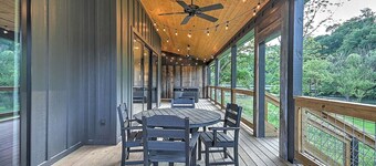Tway Bird Chalet on The Watauga River