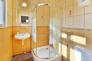 Shower, towels