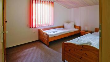 3 Schlafzimmer, Reisekinderbett, kostenloses WLAN