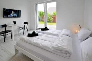 5 bedrooms, travel cot, free WiFi, bed sheets