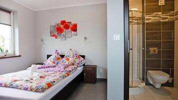 4 chambres, fer et planche à repasser, lit parapluie, Wi-Fi gratuit