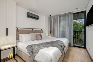 3 bedrooms, iron/ironing board, bed sheets