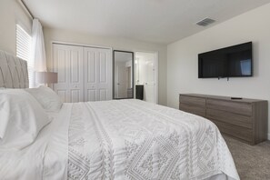 4 bedrooms, iron/ironing board, WiFi, bed sheets