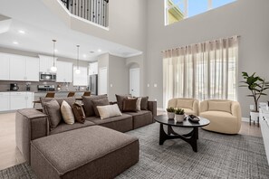 Smart TV - Last Minute Disney! Private Pool, Hot Tub, Game Room & Themed Bedrooms. Book Now! #104363 (Orlando)