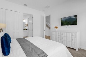 4 chambres, fer et planche à repasser, Wi-Fi, draps fournis