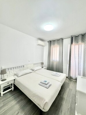 1 bedroom, iron/ironing board, free WiFi, bed sheets - Deluxe Front Sea View Apartment Large Terrace (Benalmádena)
