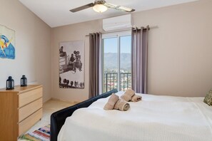 4 bedrooms, iron/ironing board, free WiFi, bed sheets