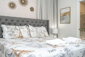 6 habitaciones, tabla de planchar con plancha, cuna de viaje y wifi